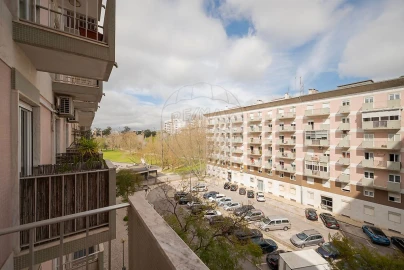 Apartamento T2 para Arrendamento em Lumiar