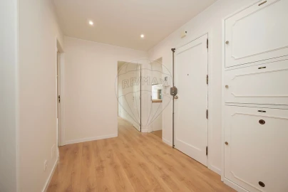 Apartamento T2 para Arrendamento em Lumiar