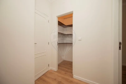 Apartamento T2 para Arrendamento em Lumiar