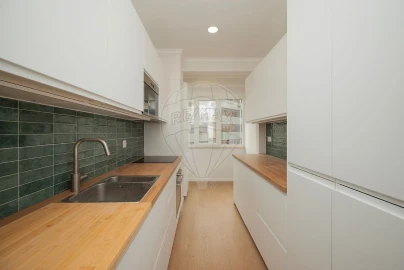 Apartamento T2 para Arrendamento em Lumiar