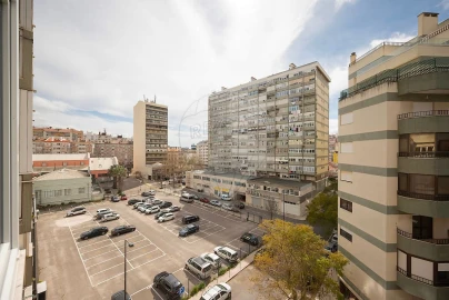 Apartamento T2 para Arrendamento em Lumiar