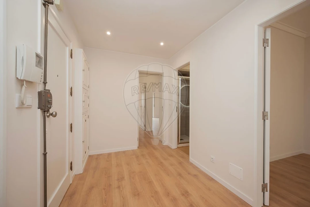 Apartamento T2 para Arrendamento em Lumiar Foto 13