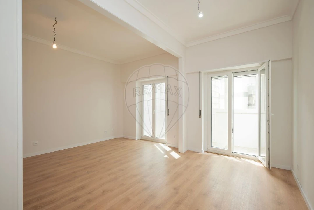 Apartamento T2 para Arrendamento em Lumiar Foto 18