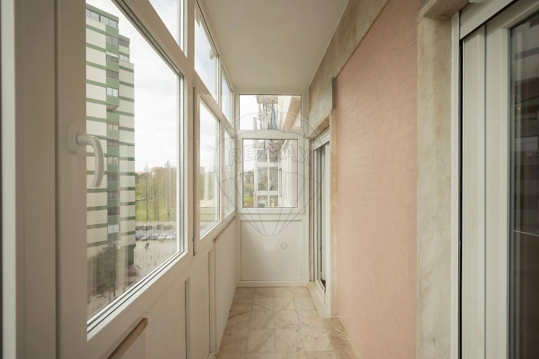 Apartamento T2 para Arrendamento em Lumiar Foto 4