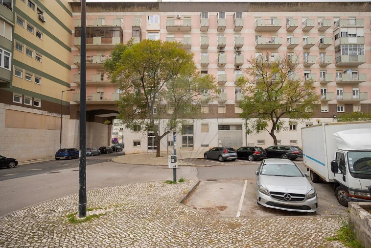 Apartamento T2 para Arrendamento em Lumiar Foto 40