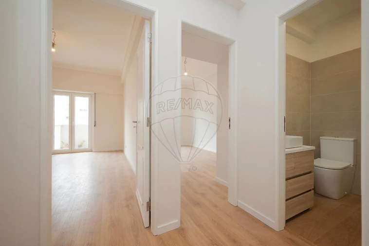 Apartamento T2 para Arrendamento em Lumiar Foto 14