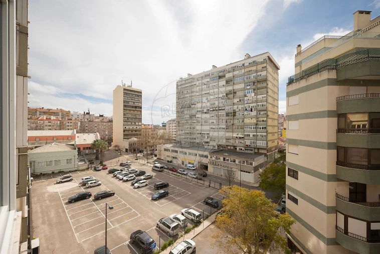 Apartamento T2 para Arrendamento em Lumiar Foto 28