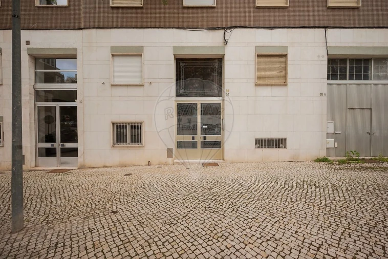 Apartamento T2 para Arrendamento em Lumiar Foto 37