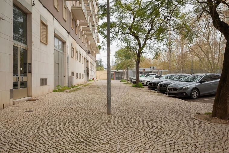 Apartamento T2 para Arrendamento em Lumiar Foto 41