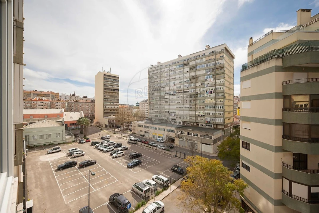 Apartamento T2 para Arrendamento em Lumiar Foto 28