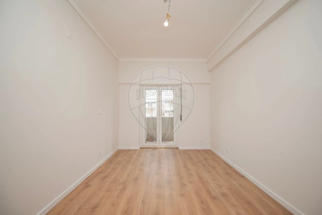 Apartamento T2 para Arrendamento em Lumiar Foto 2