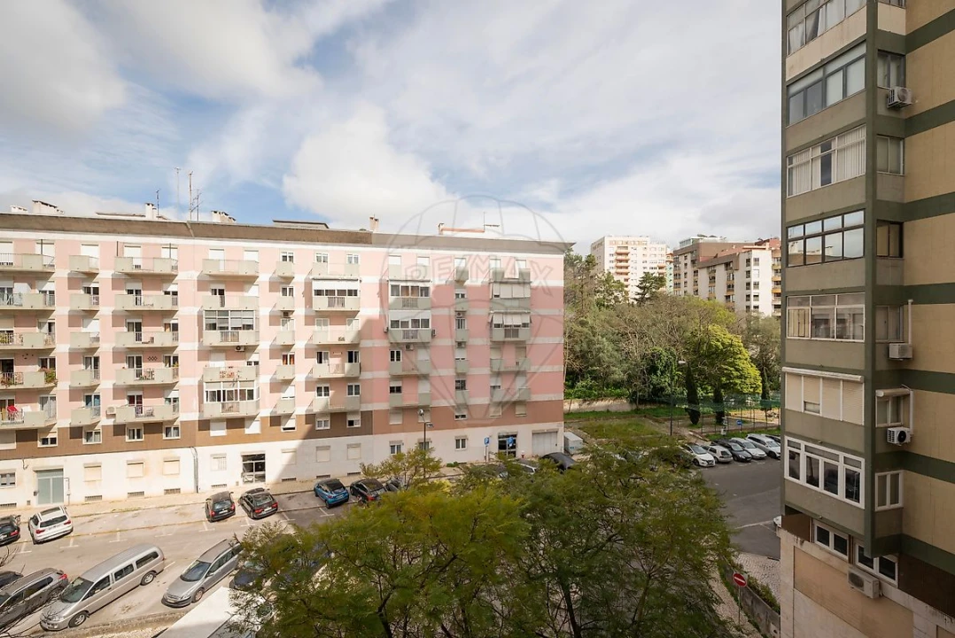 Apartamento T2 para Arrendamento em Lumiar Foto 29