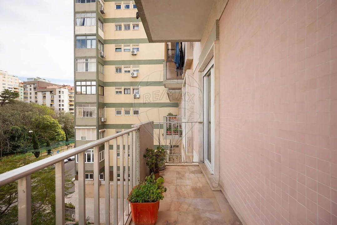 Apartamento T2 para Arrendamento em Lumiar Foto 26