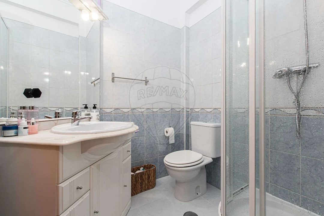 Apartamento T2 para Venda em Póvoa de Santa Iria e Forte da Casa Foto 6