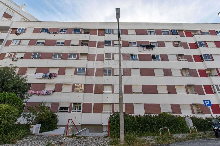 Apartamento T2 para Venda em Póvoa de Santa Iria e Forte da Casa Foto 3