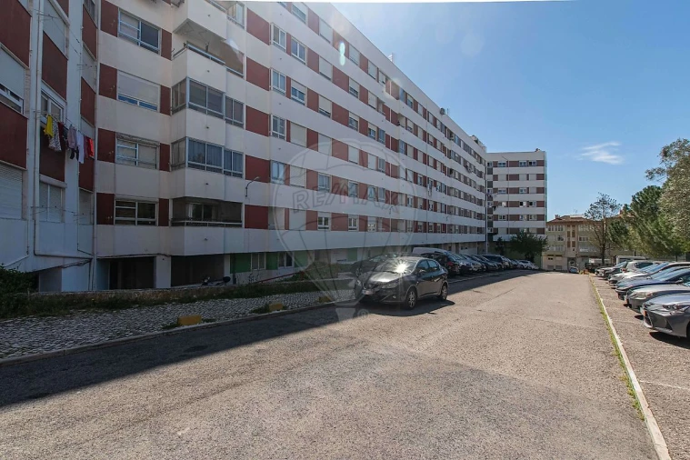 Apartamento T3 para Arrendamento em Póvoa de Santa Iria e Forte da Casa Foto 3