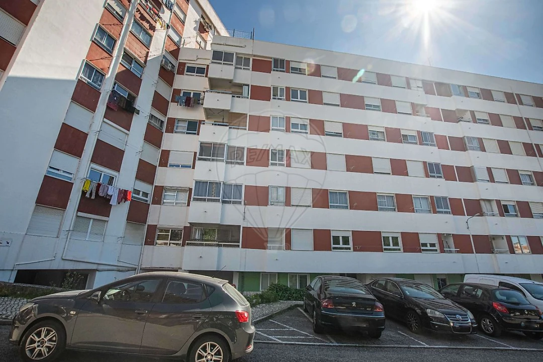 Apartamento T3 para Arrendamento em Póvoa de Santa Iria e Forte da Casa Foto 1