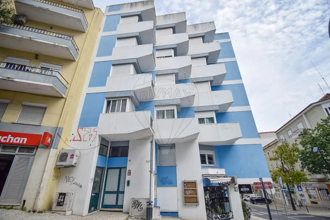 Loja para Venda em Almada, Cova da Piedade, Pragal e Cacilhas Foto 14