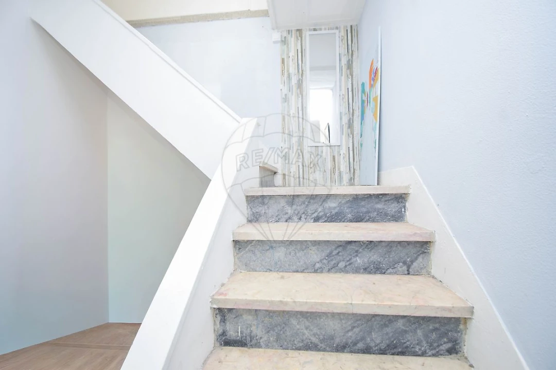 Loja para Venda em Almada, Cova da Piedade, Pragal e Cacilhas Foto 11