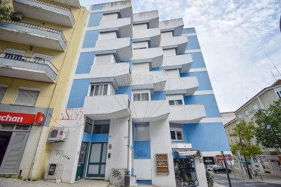 Loja para Venda em Almada, Cova da Piedade, Pragal e Cacilhas