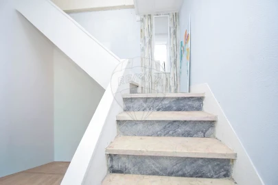 Loja para Venda em Almada, Cova da Piedade, Pragal e Cacilhas