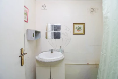 Loja para Venda em Almada, Cova da Piedade, Pragal e Cacilhas