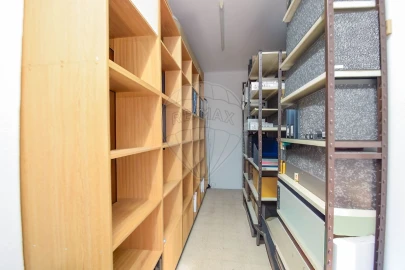 Loja para Venda em Almada, Cova da Piedade, Pragal e Cacilhas