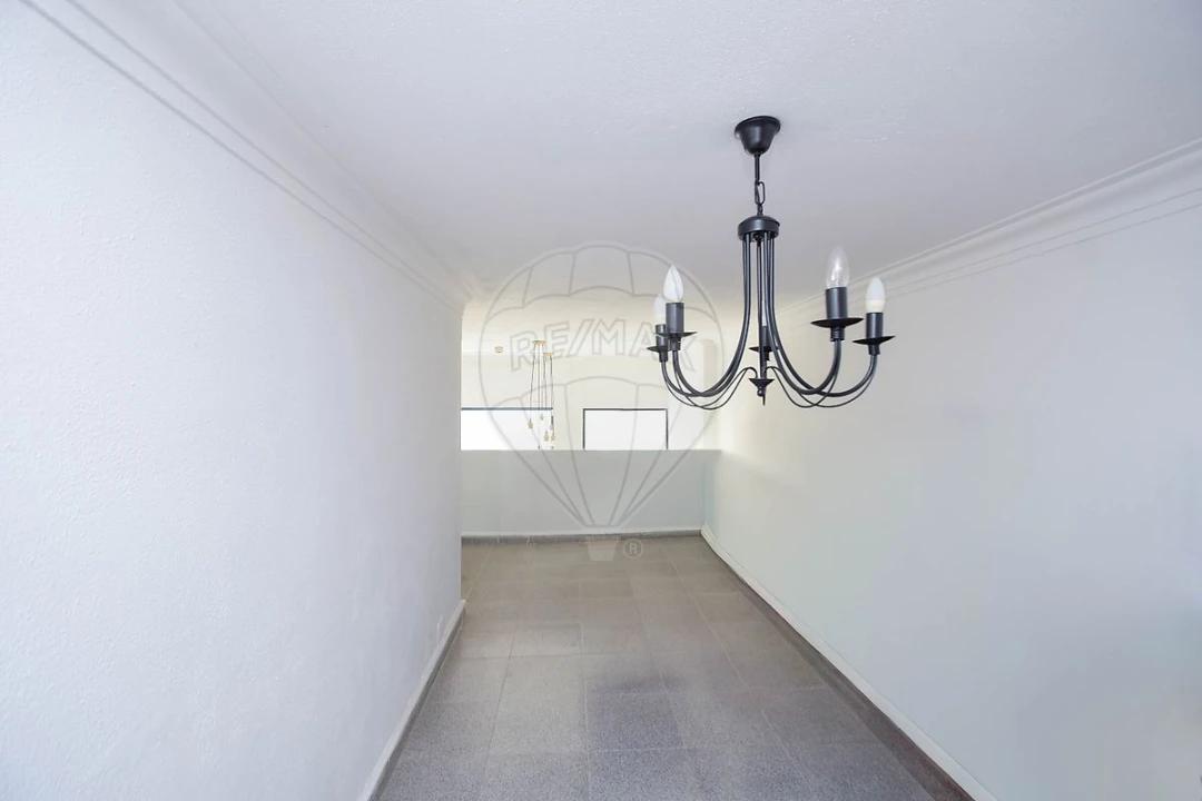 Loja para Venda em Almada, Cova da Piedade, Pragal e Cacilhas Foto 6