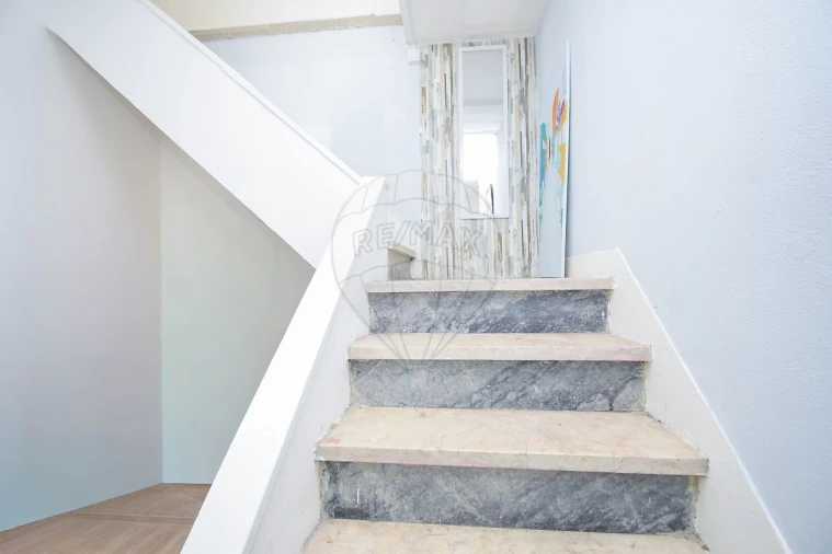 Loja para Venda em Almada, Cova da Piedade, Pragal e Cacilhas Foto 11