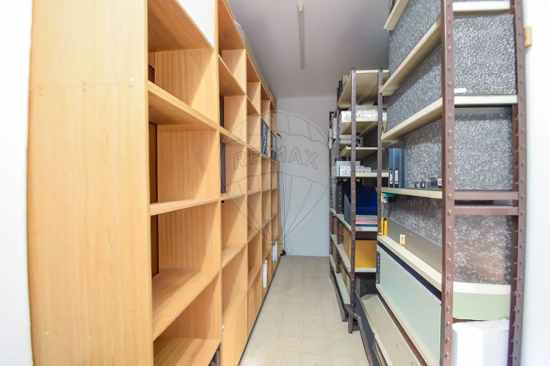 Loja para Venda em Almada, Cova da Piedade, Pragal e Cacilhas Foto 9