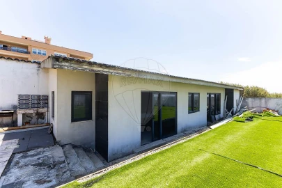 Moradia T4 para Venda em Gulpilhares e Valadares