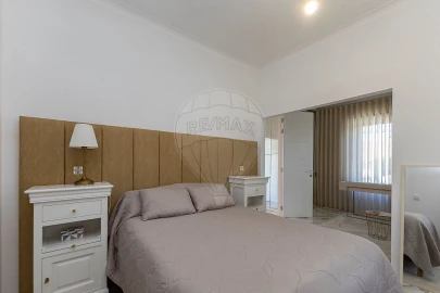 Moradia T4 para Venda em Gulpilhares e Valadares