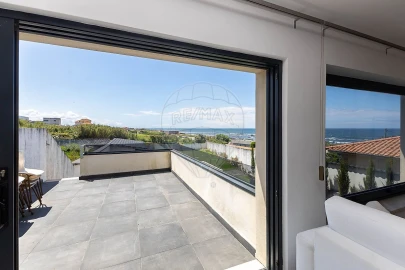 Moradia T4 para Venda em Gulpilhares e Valadares