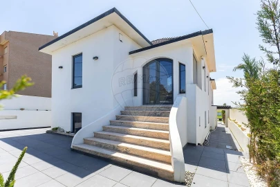 Moradia T4 para Venda em Gulpilhares e Valadares