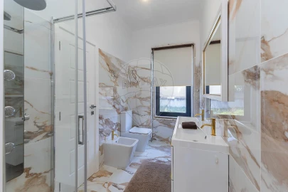 Moradia T4 para Venda em Gulpilhares e Valadares