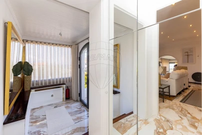 Moradia T4 para Venda em Gulpilhares e Valadares