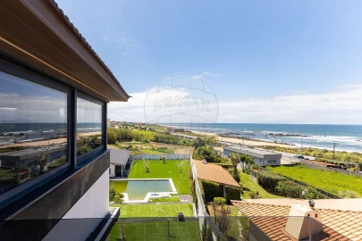 Moradia T4 para Venda em Gulpilhares e Valadares