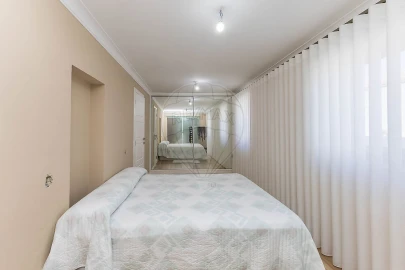 Moradia T4 para Venda em Gulpilhares e Valadares