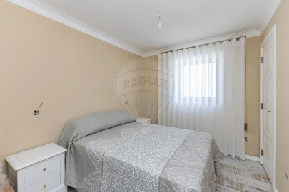 Moradia T4 para Venda em Gulpilhares e Valadares