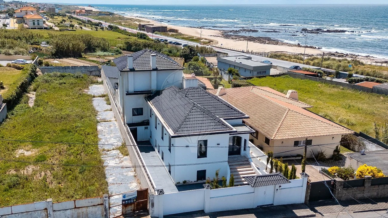 Moradia T4 para Venda em Gulpilhares e Valadares Foto 42