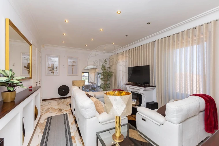 Moradia T4 para Venda em Gulpilhares e Valadares Foto 2