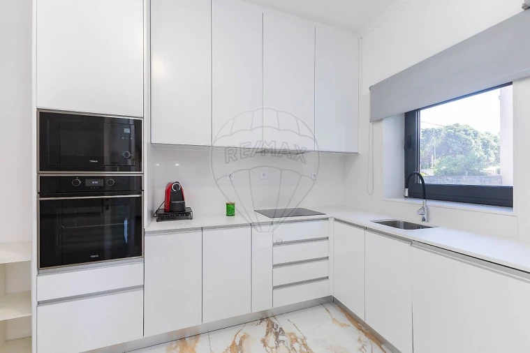 Moradia T4 para Venda em Gulpilhares e Valadares Foto 11