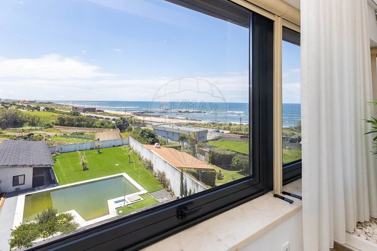 Moradia T4 para Venda em Gulpilhares e Valadares Foto 36