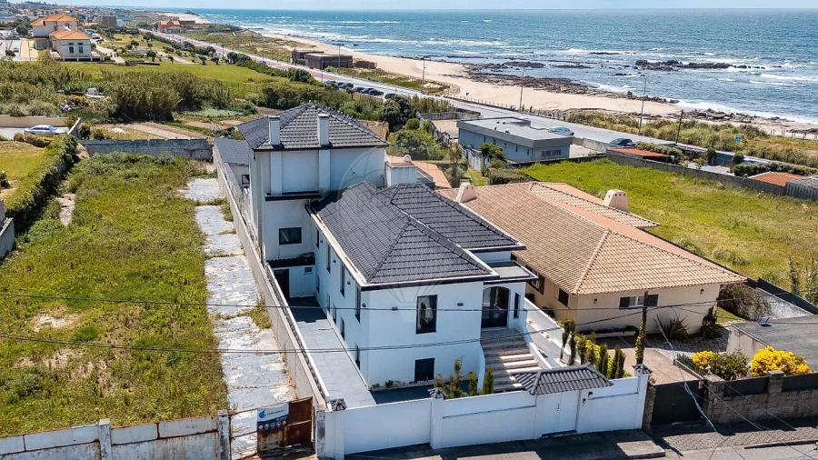 Moradia T4 para Venda em Gulpilhares e Valadares Foto 42