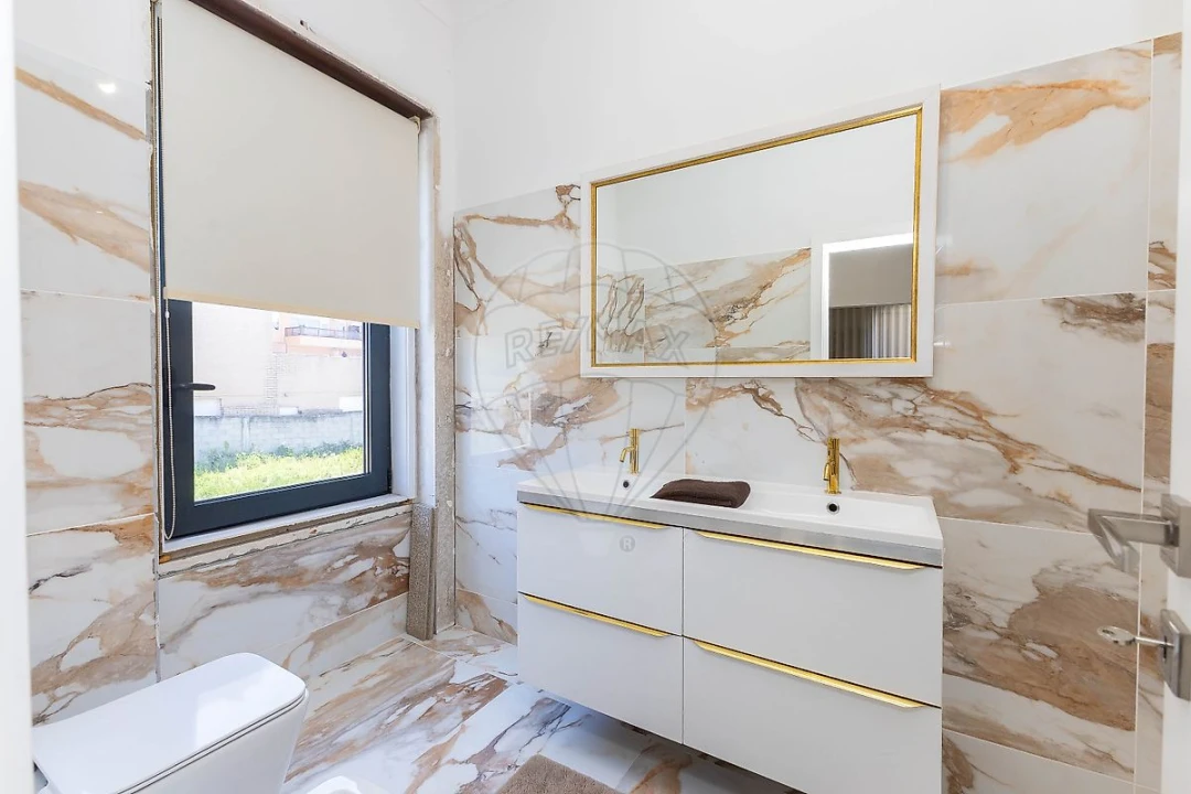 Moradia T4 para Venda em Gulpilhares e Valadares Foto 21