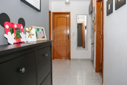 Apartamento T3 para Venda em Carregado e Cadafais