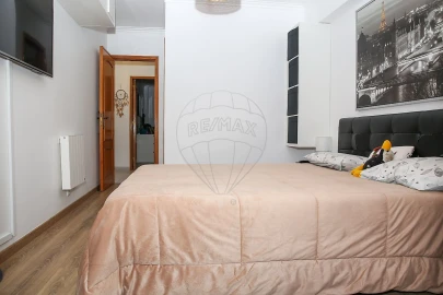 Apartamento T3 para Venda em Carregado e Cadafais