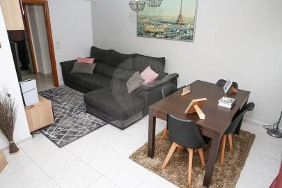 Apartamento T3 para Venda em Carregado e Cadafais