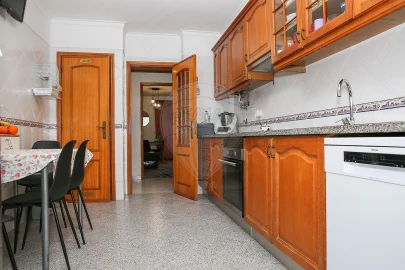 Apartamento T3 para Venda em Carregado e Cadafais