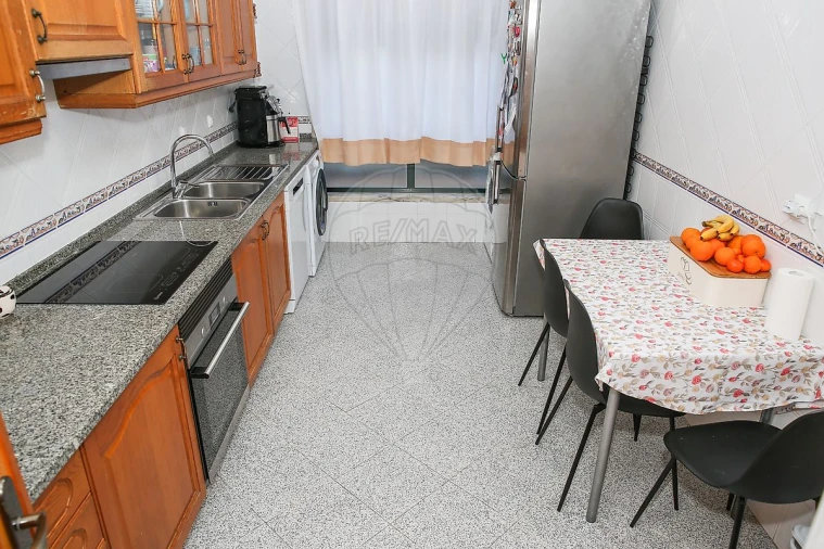 Apartamento T3 para Venda em Carregado e Cadafais
